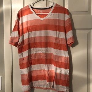 Old Navy men’s v neck tee Size XL